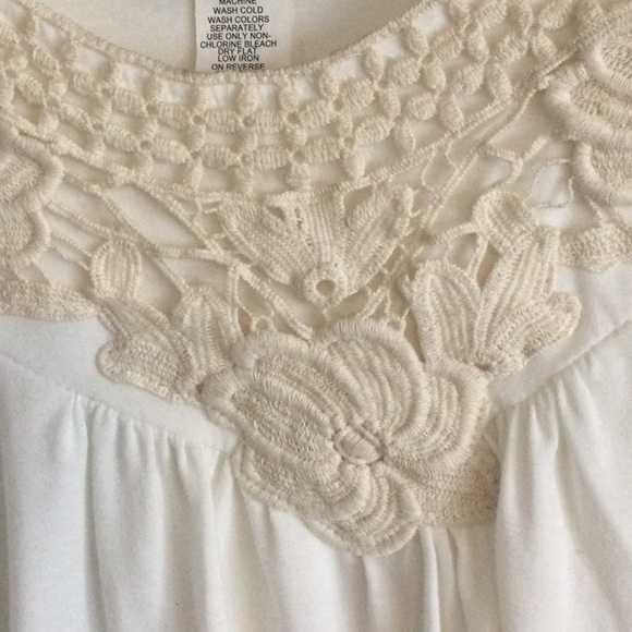 Tank Top With Crochet Neckline - Picture 3 of 5